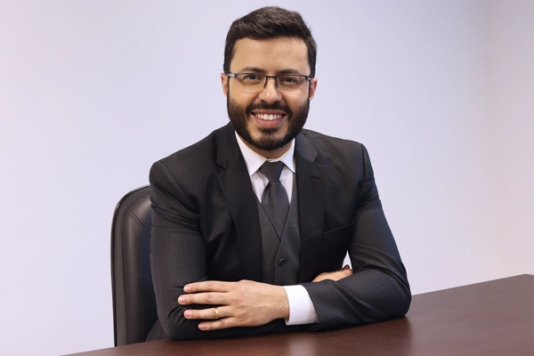 Professor Raphael Nardes