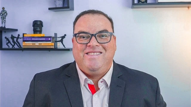 Professor Rômulo Albuquerque